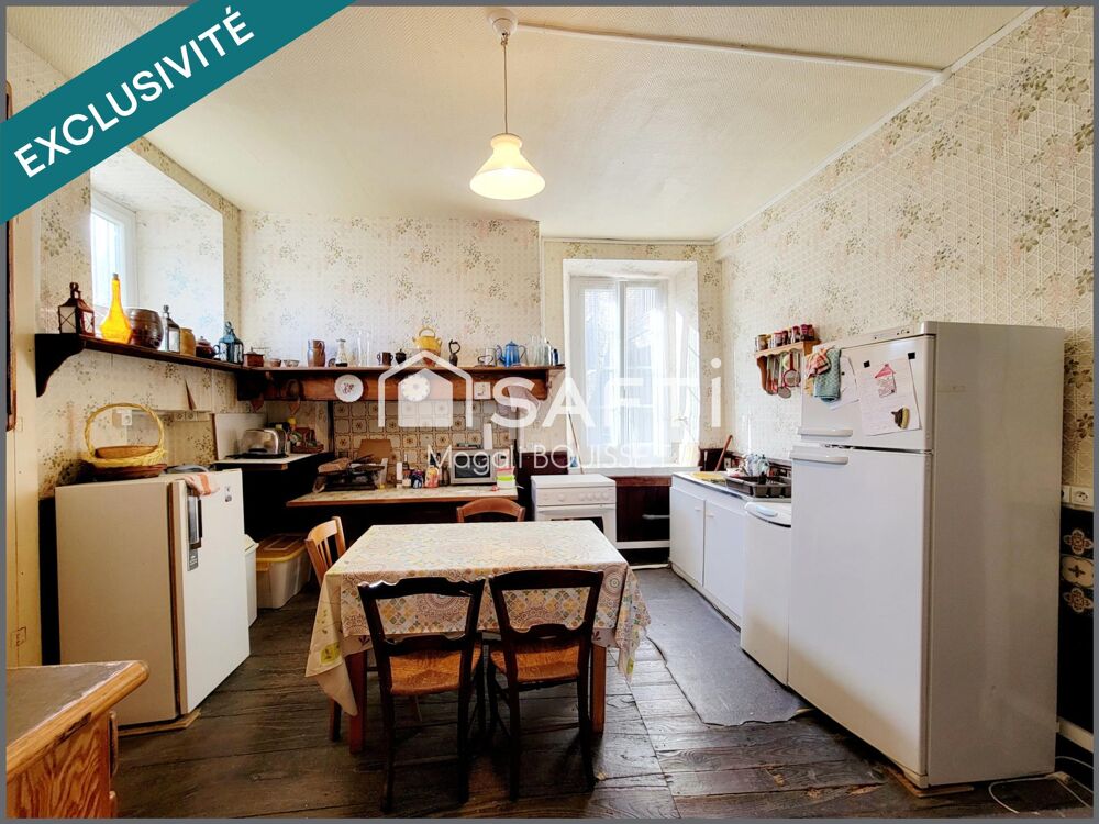 Vente Maison Charmante maison ancienne sur trois niveaux, trois chambres, une grange attenante à la maison, combles aménageables, porche, ate Fronsac