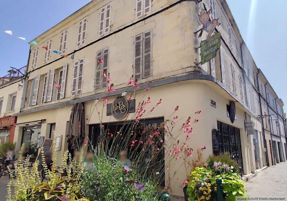 Vente Maison Spécial investisseur : 200 m² centre-ville Saint-jean-d'angely