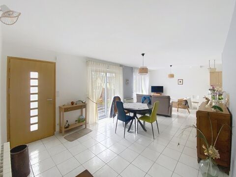   Pavillon 76 m�, plain pied, 3 chs, terrain 1083 m�, La Lande Patry Maison - 4 pi�ce(s) - 76 m�