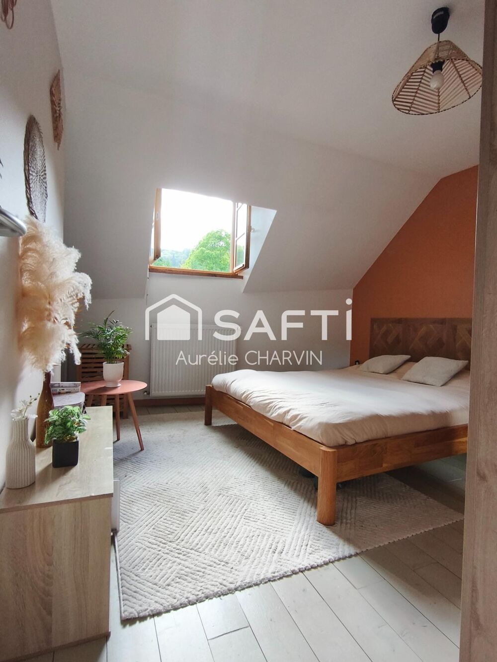 Maison COSY avec extérieur et stationnement !