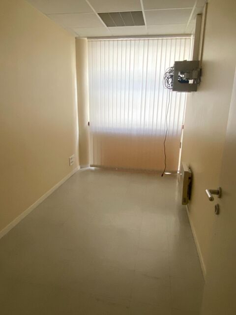 VENTE BUREAU 215M2 LIBRE NIORT QUARTIER MARCEL PAUL 183500 79000 Niort