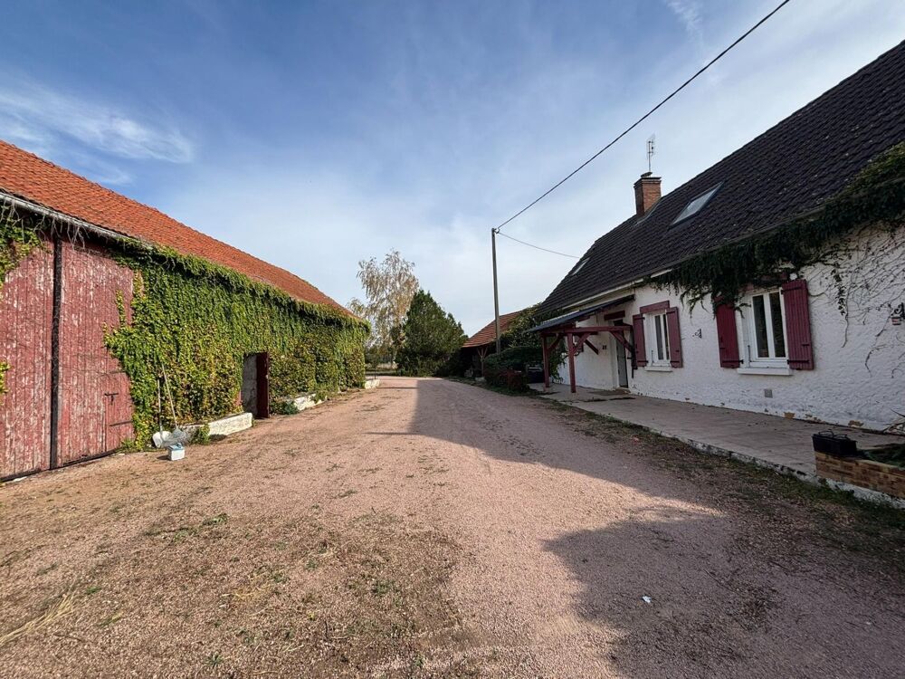 Vente Maison Ensemble Immobilier avec longère rénovée et nombreuses dépendances Montaigu-le-blin