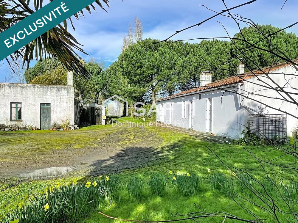 Maison de 102m² avec plus de 300m² de dépendances.