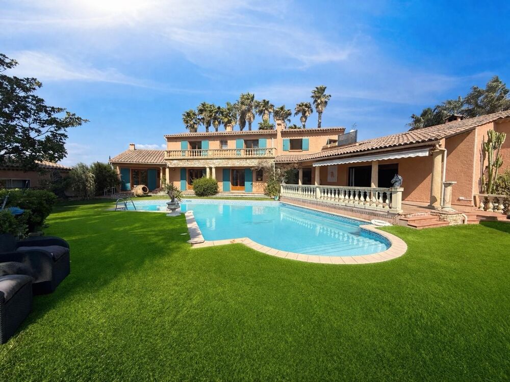 Propriété de caractère  420 m²  Terrain de 2 300 m²  Piscine  Dépendance