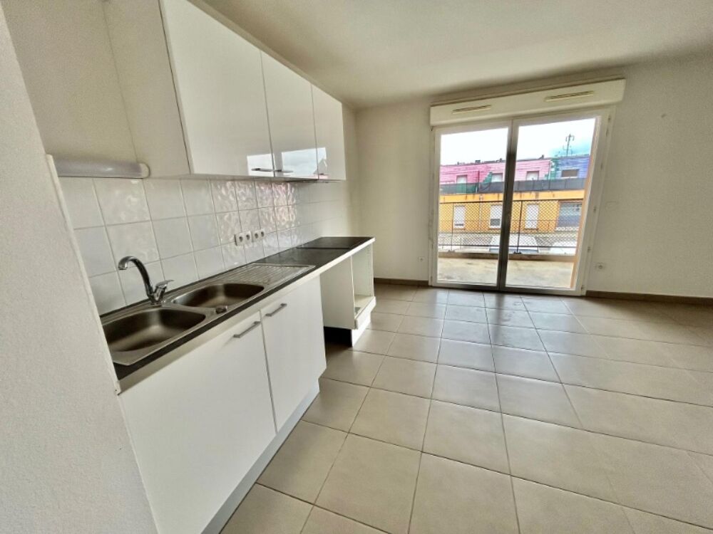 Appartement t3 avec parking et terrasse