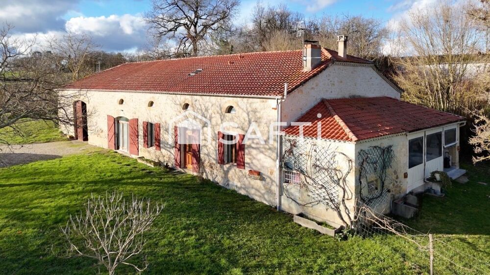 Maison spacieuse 6 pièces de 218 m² avec grand terrain de 7800 m²  Idéale pour famille ou projet davenir