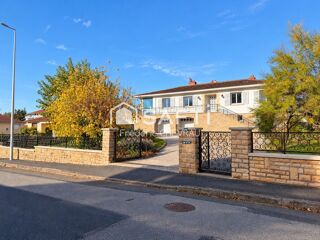 Vente Maison Charnay-lès-Mâcon : 250 m² pour vivre en grand Charnay-les-macon