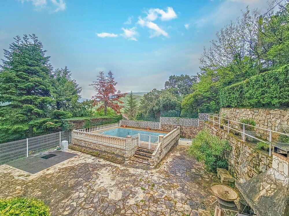 Vente Maison Superbe maison traditionnelle avec garage et piscine sur les hauteurs Le bousquet-d'orb