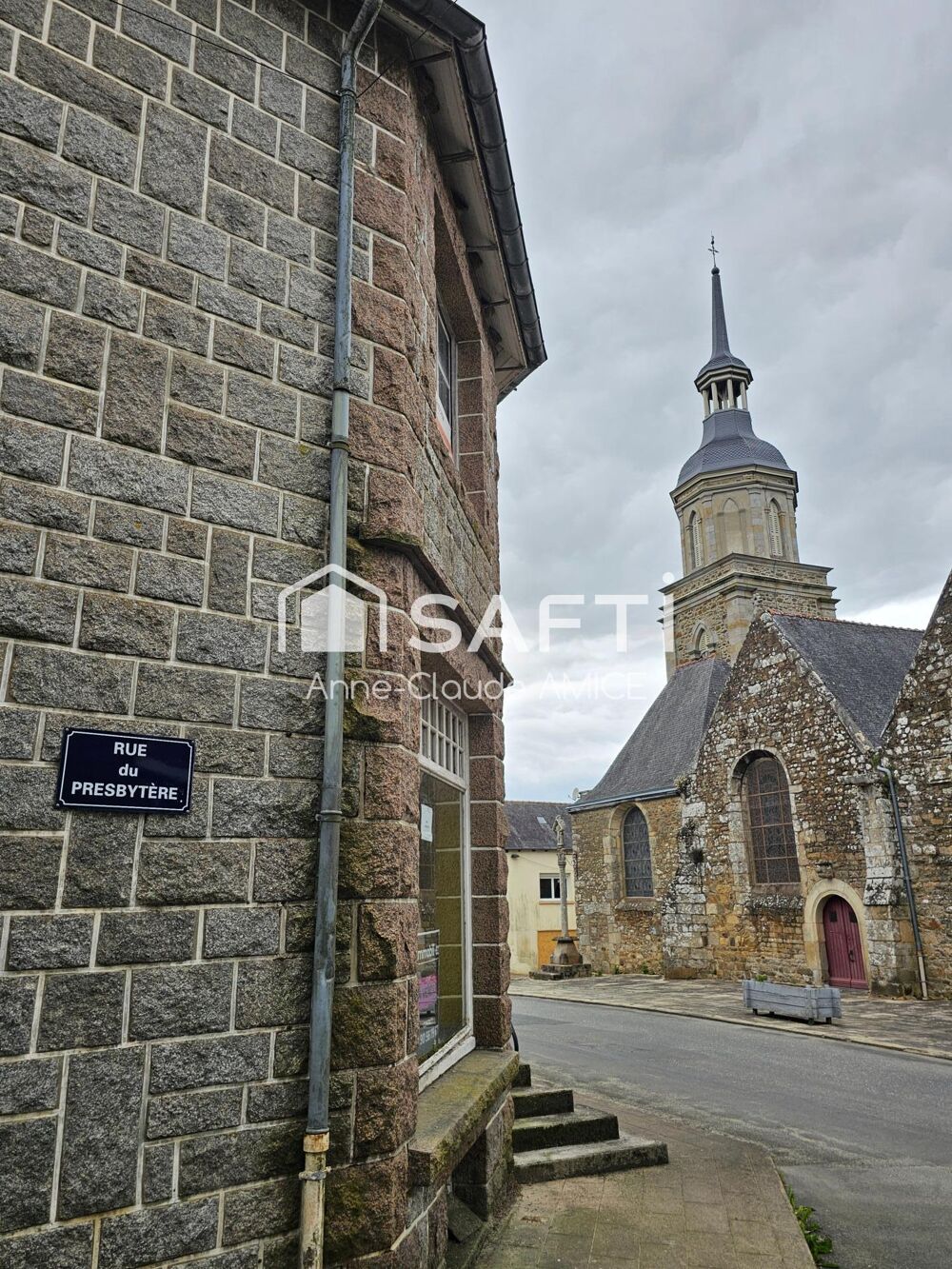Maison en pierre au coeur de Lanrelas 167 m²