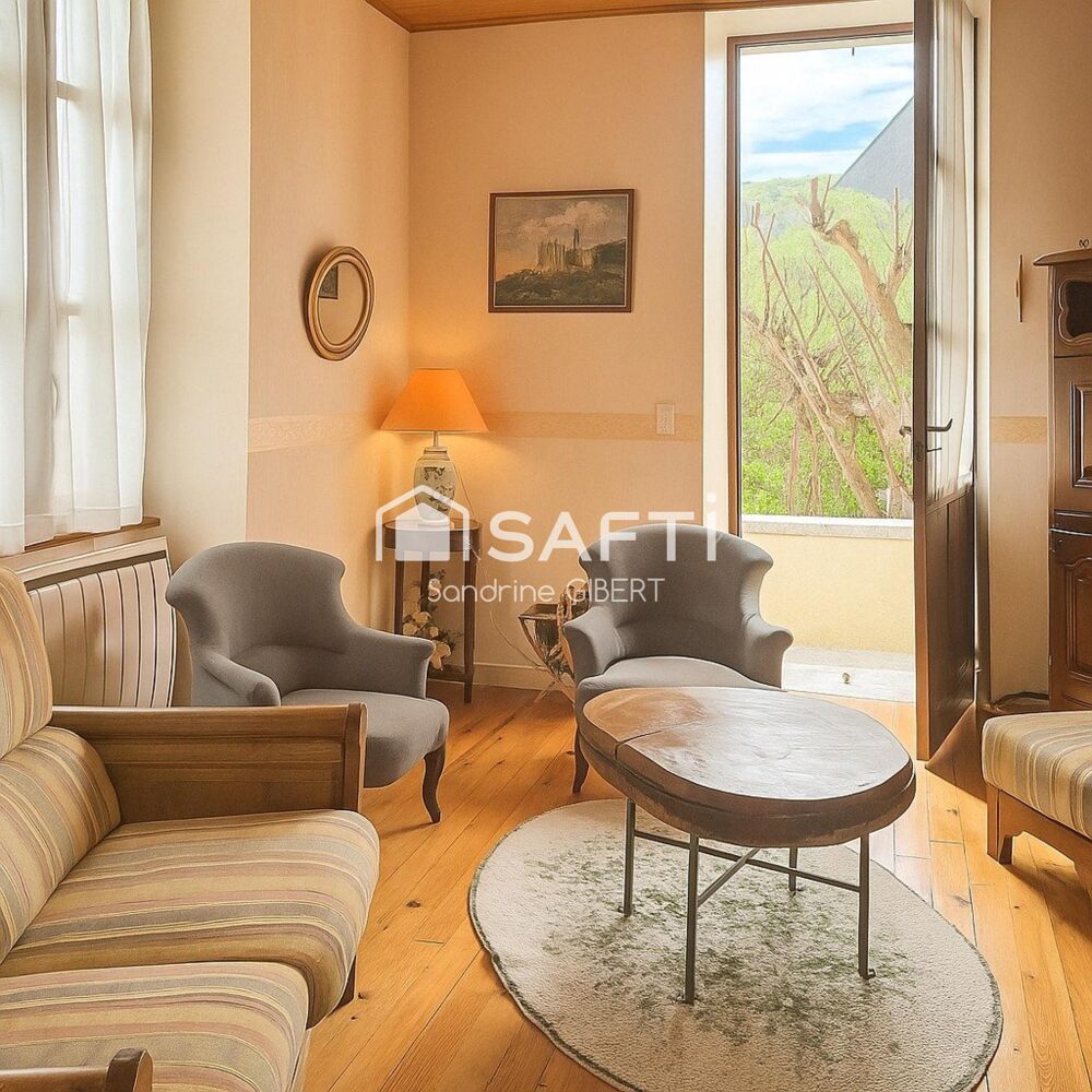 Vente Maison Maison de ville de caractère 5 chambres - terrasses et terrain Saint-germain-du-bel-air