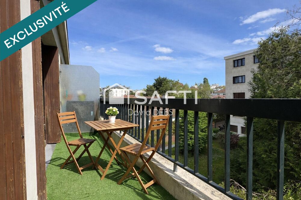 Grand 3 pièces, dernier étage avec balcon, lumineux et calme