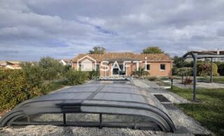 Vente Maison Joli pavillon climatisé avec 3 chambres et piscine couverte Champigny en rochereau