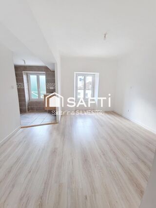  Appartement à louer 5 pièces 108 m²