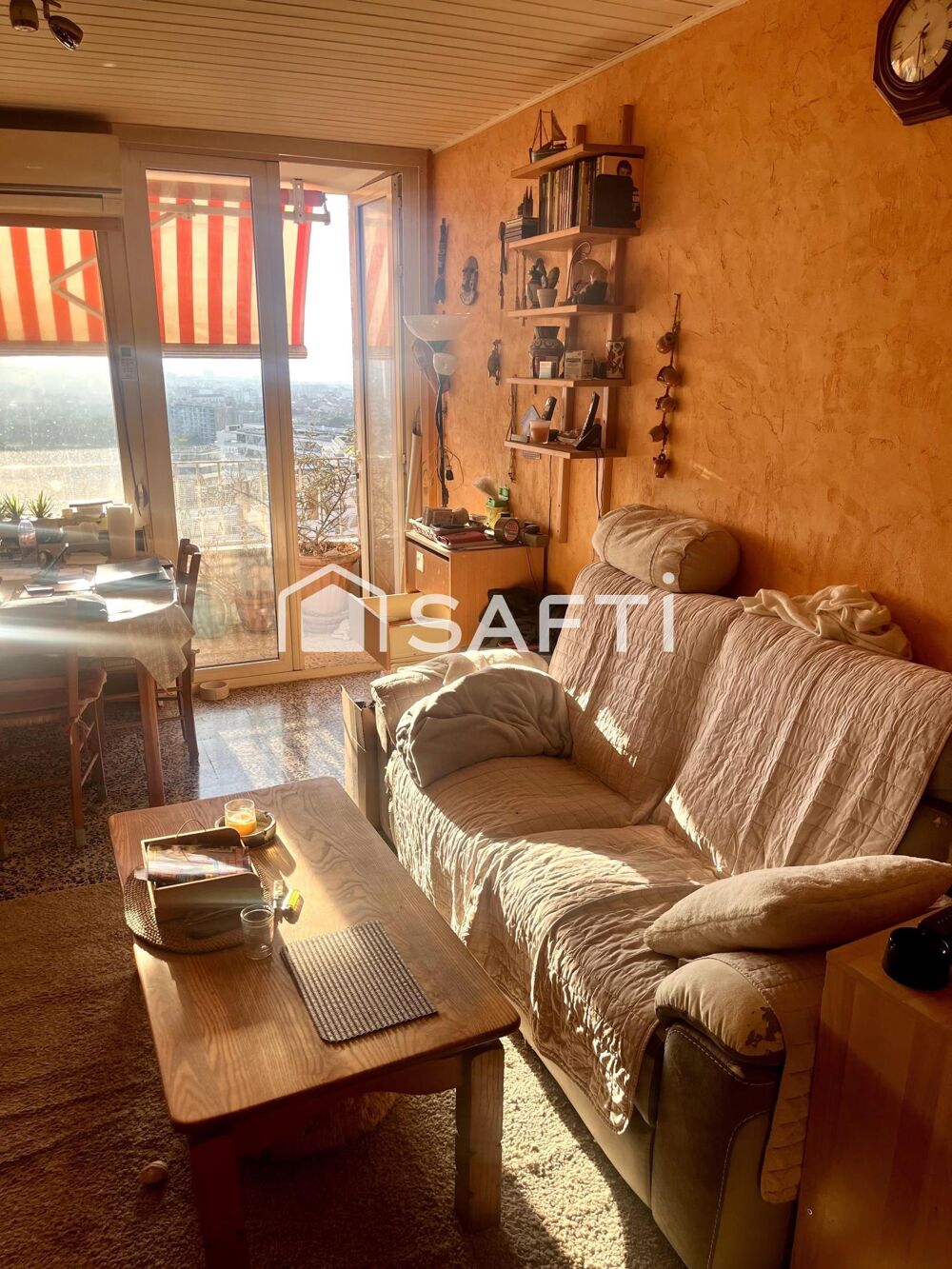 Vente Appartement T4/5 ETAGE ELEVE AVEC CAVE ET BOX EN SOUS SOL Marseille 9