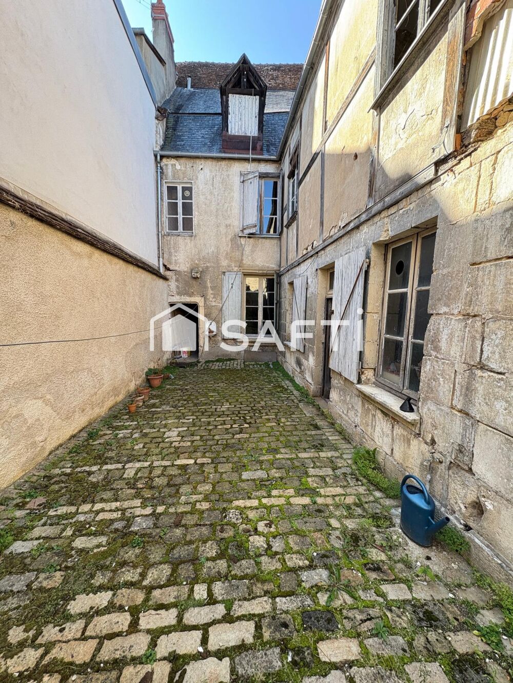 Vente Maison Maison de caractère 280m2 – Centre historique Bourges