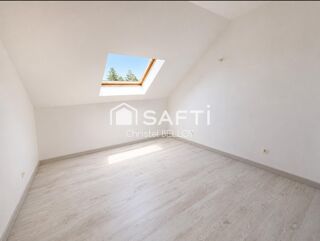  Appartement à louer 3 pièces 86 m²
