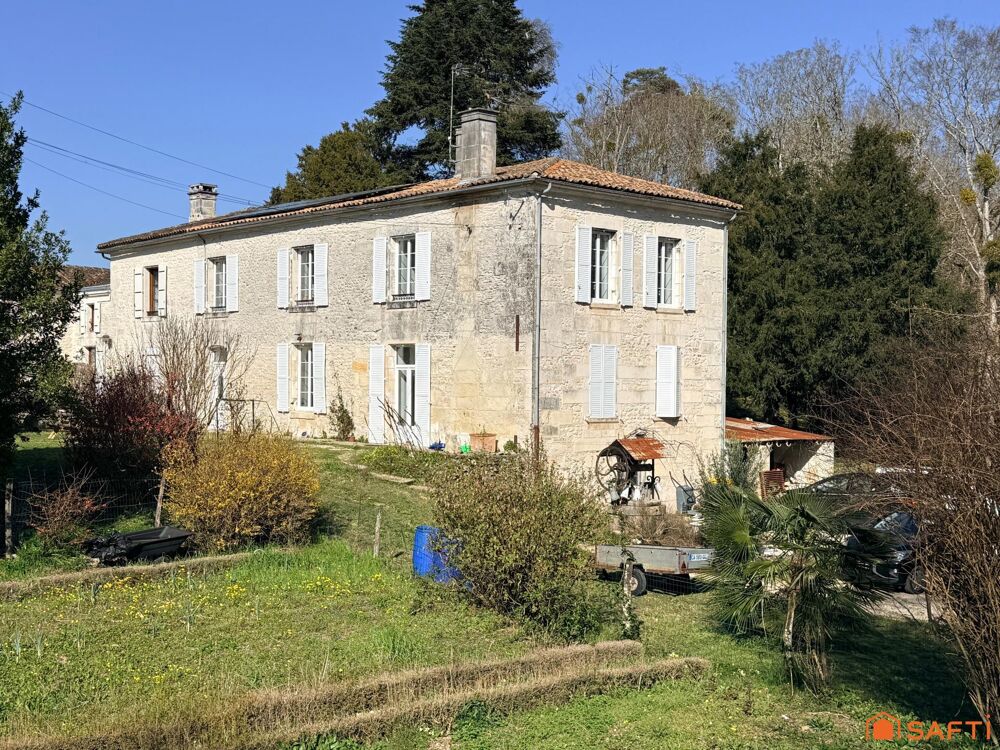Maison Saintongeaise entièrement rénovée avec dépendance et bois