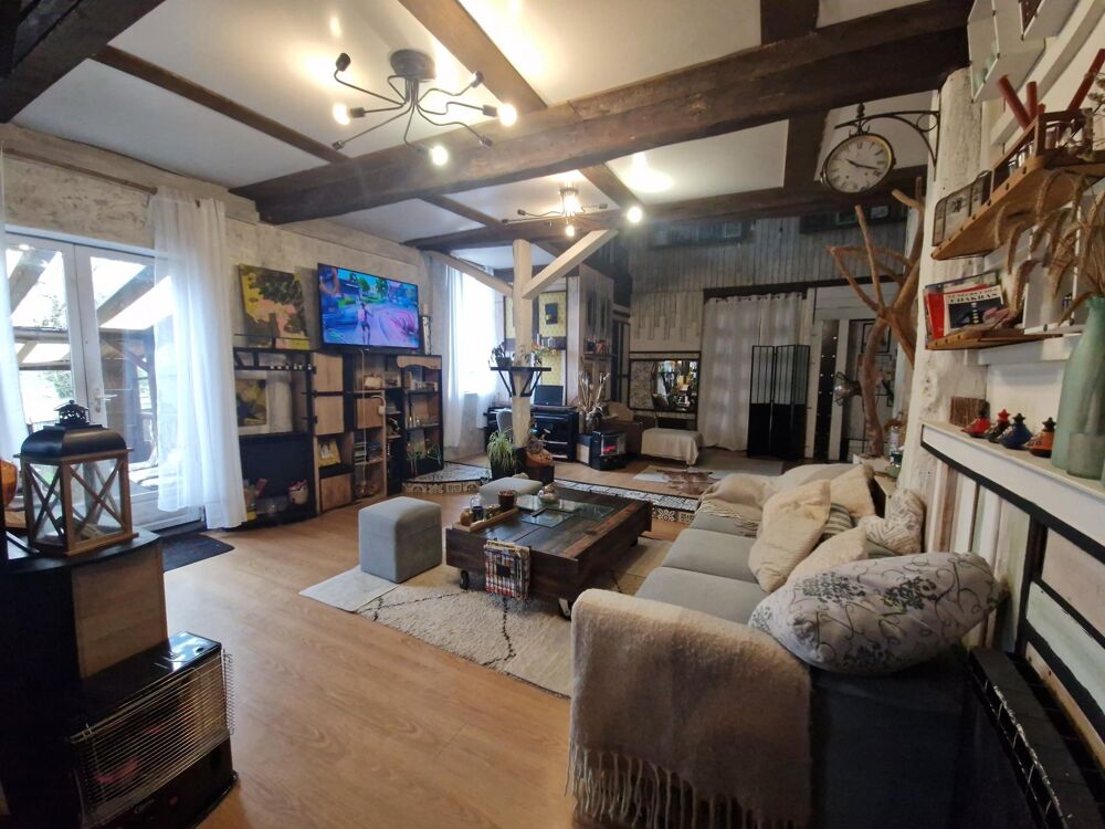 Vente Maison Maison traditionnelle de 158m², 4 chambres et un cabanon de 40m². Terrain 1157 m². Caumont
