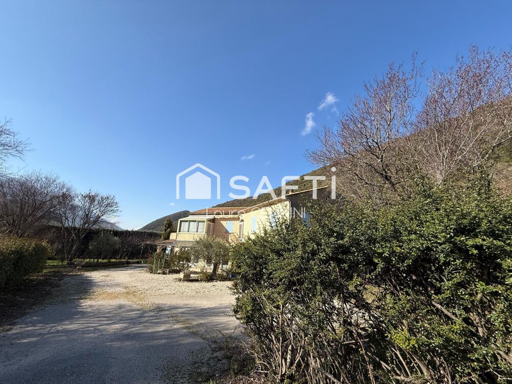 Maison de belle facture sur 12 500 m² de terrain