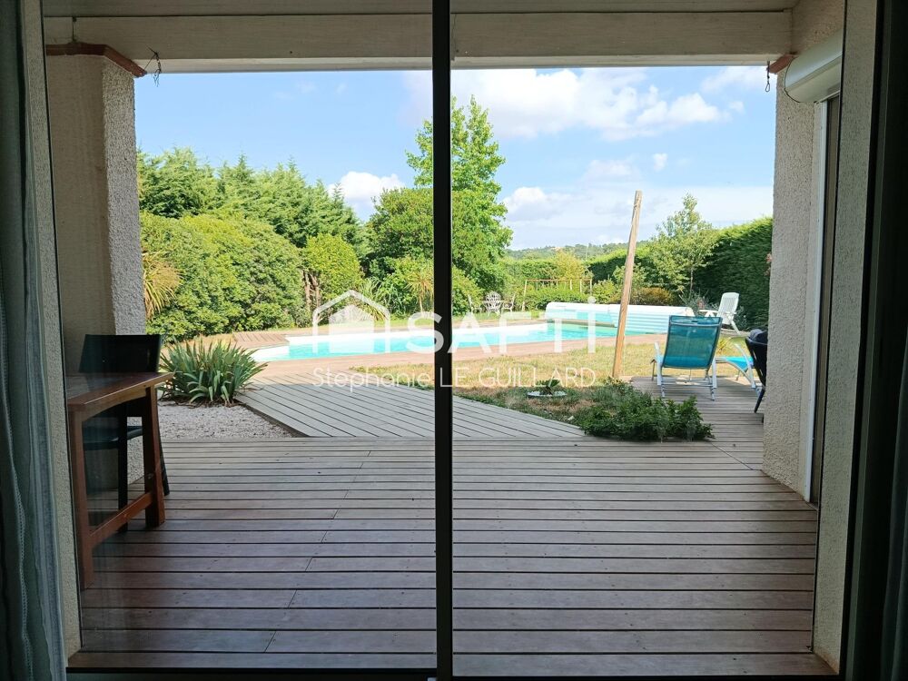 belle maison traditionnelle familiale avec piscine