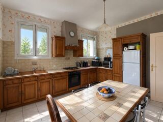 Vente Maison A Nérac, maison 7 pièces, 3 chambres, sur sous-sol en partie aménagé sur un terrain d'environ 1,2 ha Nerac