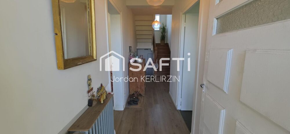 Maison de bourg de 131 m²  6 pièces  4 chambres  Terrain de 795 m²