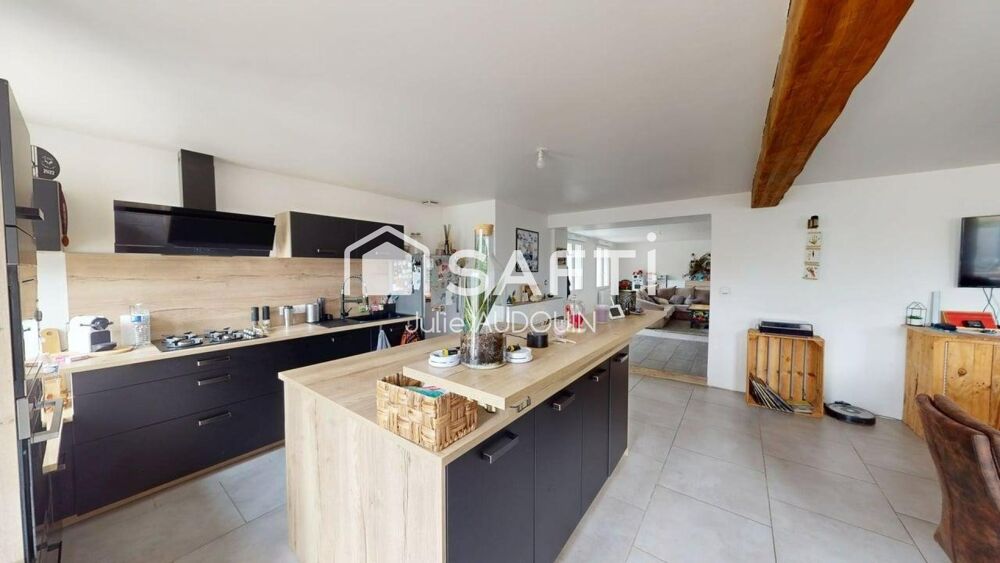 Vente Maison Ensemble immobilier à Bignay, entre Saint-Jean-d'Angély et Tonnay-Boutonne Bignay