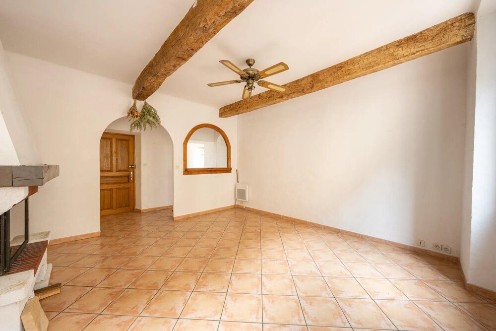 Callian, Appartement deux chambres au premier étage