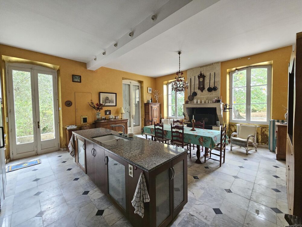 à vendre  Propriété/château Camblanes-et-Meynac (33360)