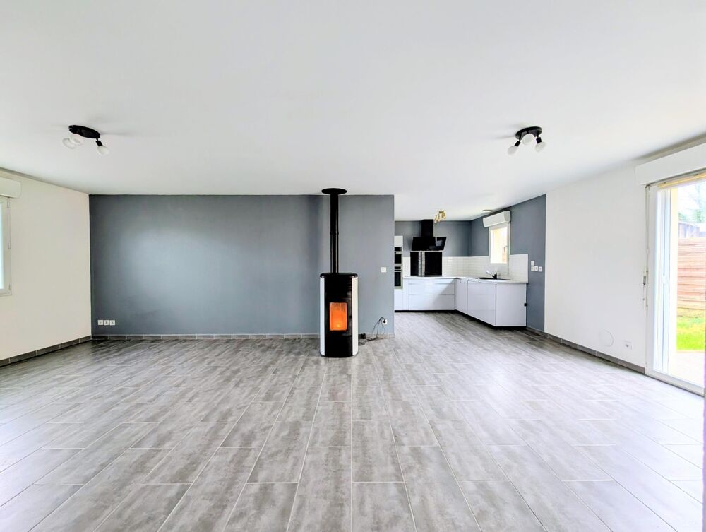 Vente Maison Maison 3 chambres + garage, disponible de suite Saint-yzan-de-soudiac