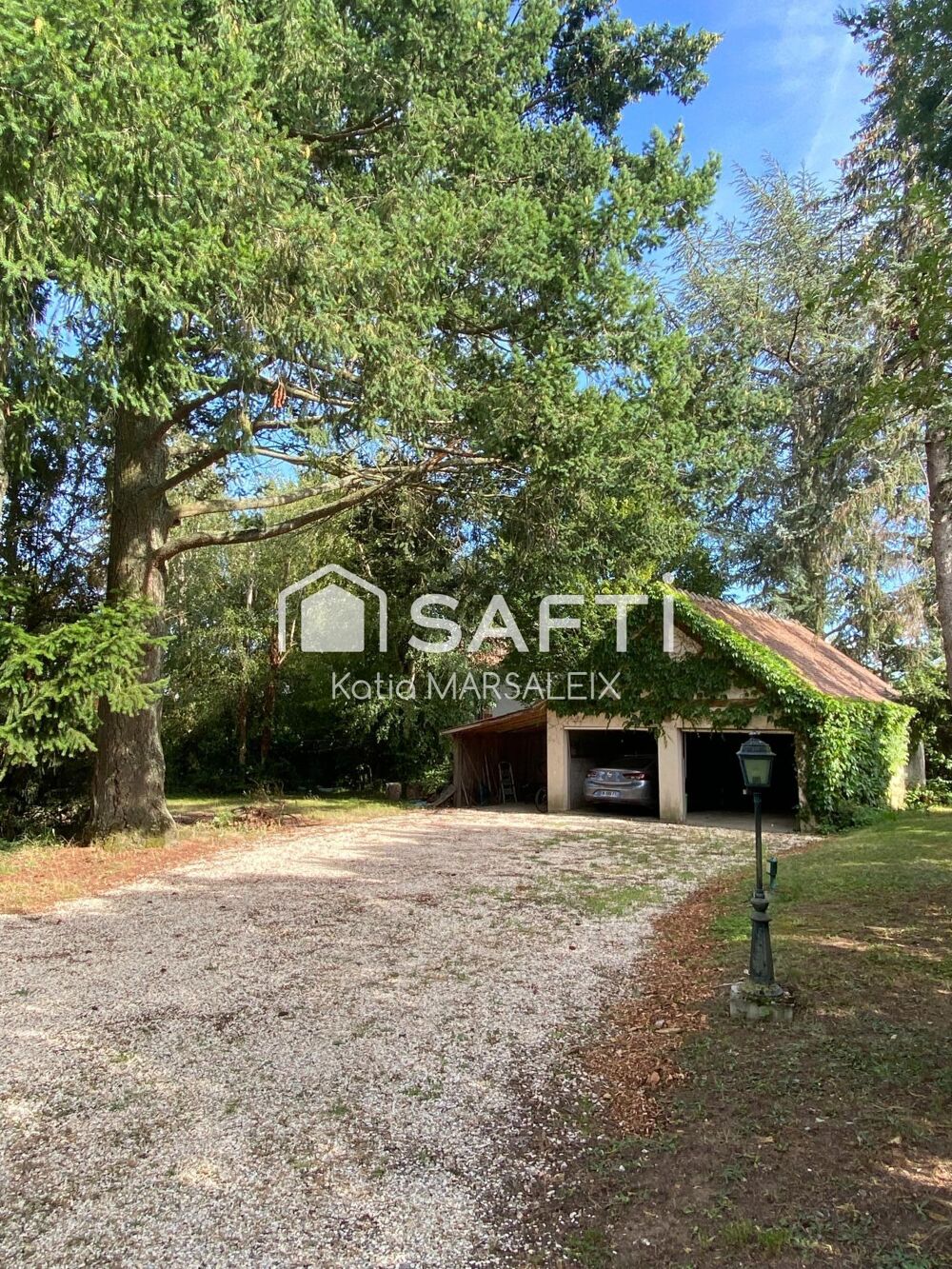 Propriété sur 4612m² de terrain avec piscine