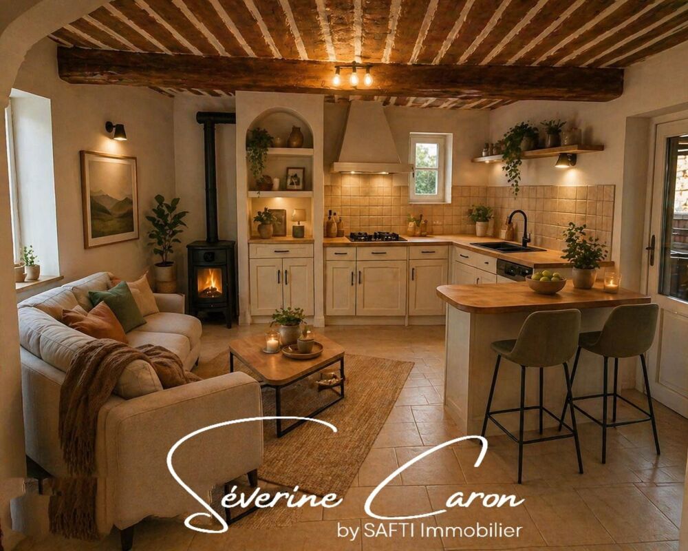 Maison de village à Carnoules  62 m² avec cave et potentiel !.