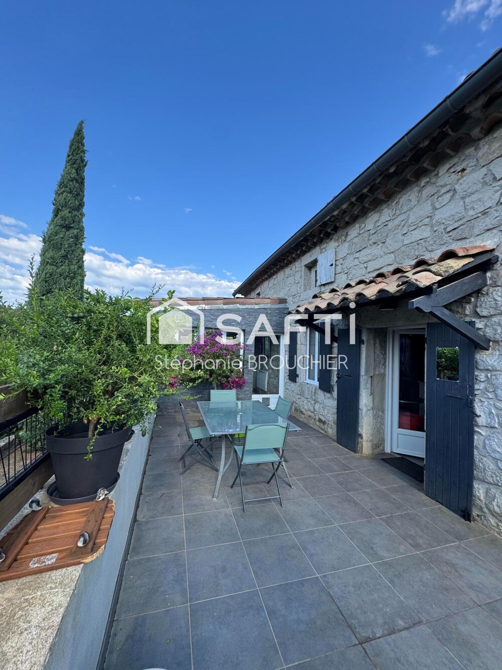 Vente Maison Maison en pierre 151 mm² avec parc piscine et dépendance. Ruoms