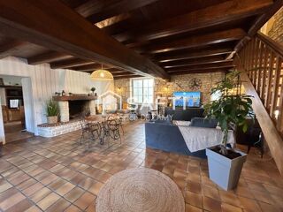  Maison  vendre 9 pices 240 m