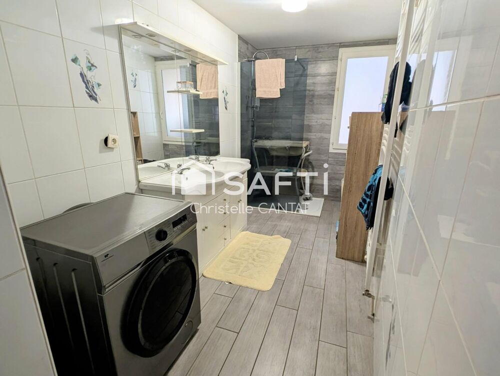 Vente Immeuble Immeuble avec un F4, un F3, garages et dépendance. Commentry