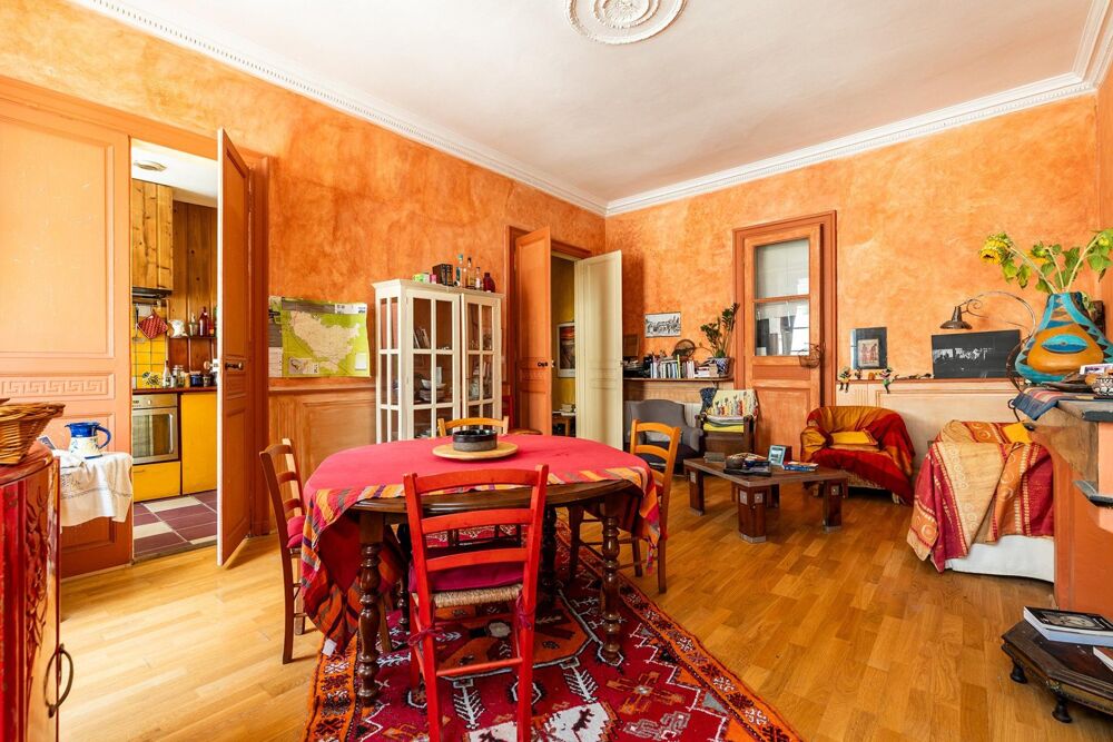 Vente Appartement BORDEAUX SAINTE CROIX - APPARTEMENT 80M² - 2 CHAMBRES - PLACE DE PARKING + CELLIER Bordeaux