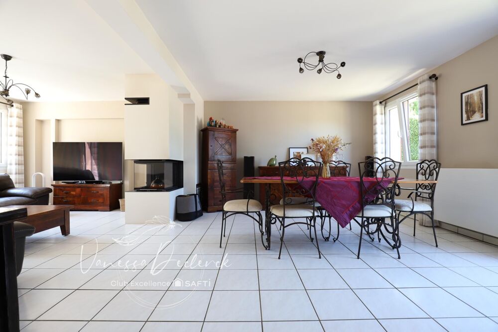 Maison familiale 4 chambres et 1 bureau avec garage dans un environnement privilégié