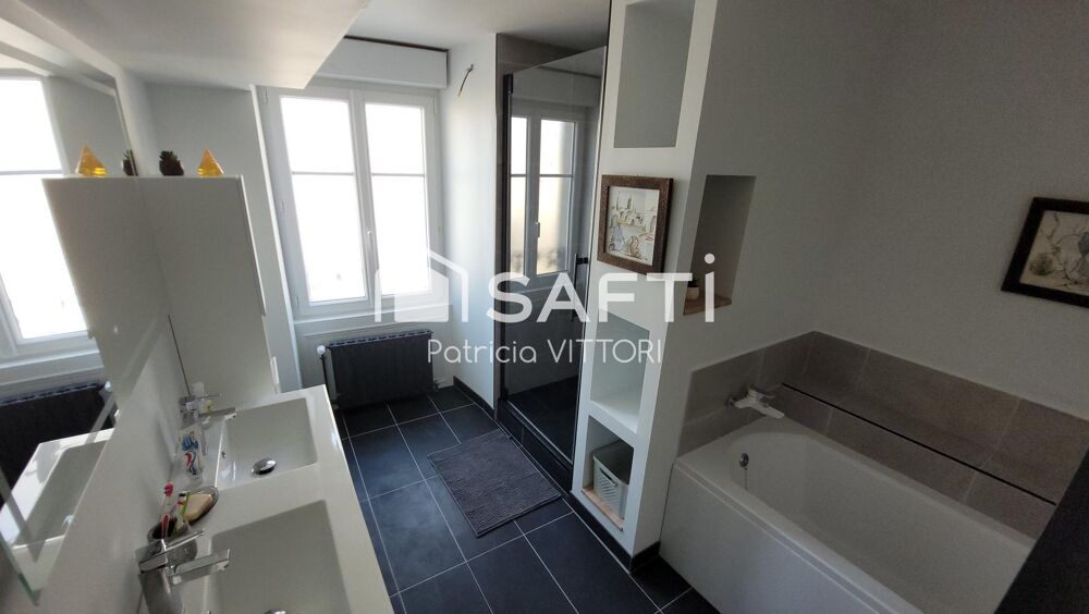 Vente Maison Maison de ville rénovée, 4 chambres, bureau indépendant, extérieur clos. Gorron