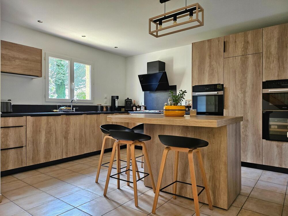 Vente Maison Maison 172m² - 4 chambres - garage 60m² Saint-sulpice-la-pointe