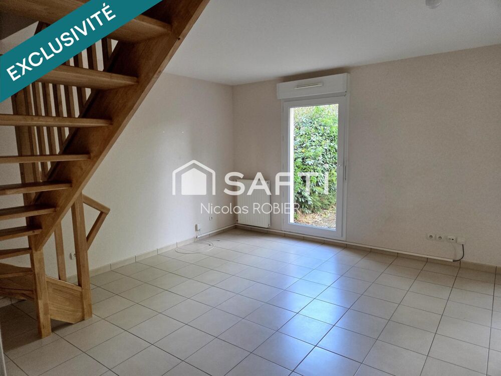 Maison individuelle non mitoyenne trois chambres, garage, jardin clos proche toutes commodités