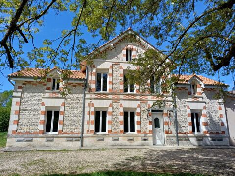   Aucun travaux � pr�voir, environnement campagne. 8 minutes Jonzac Maison - 5 pi�ce(s) - 140 m�