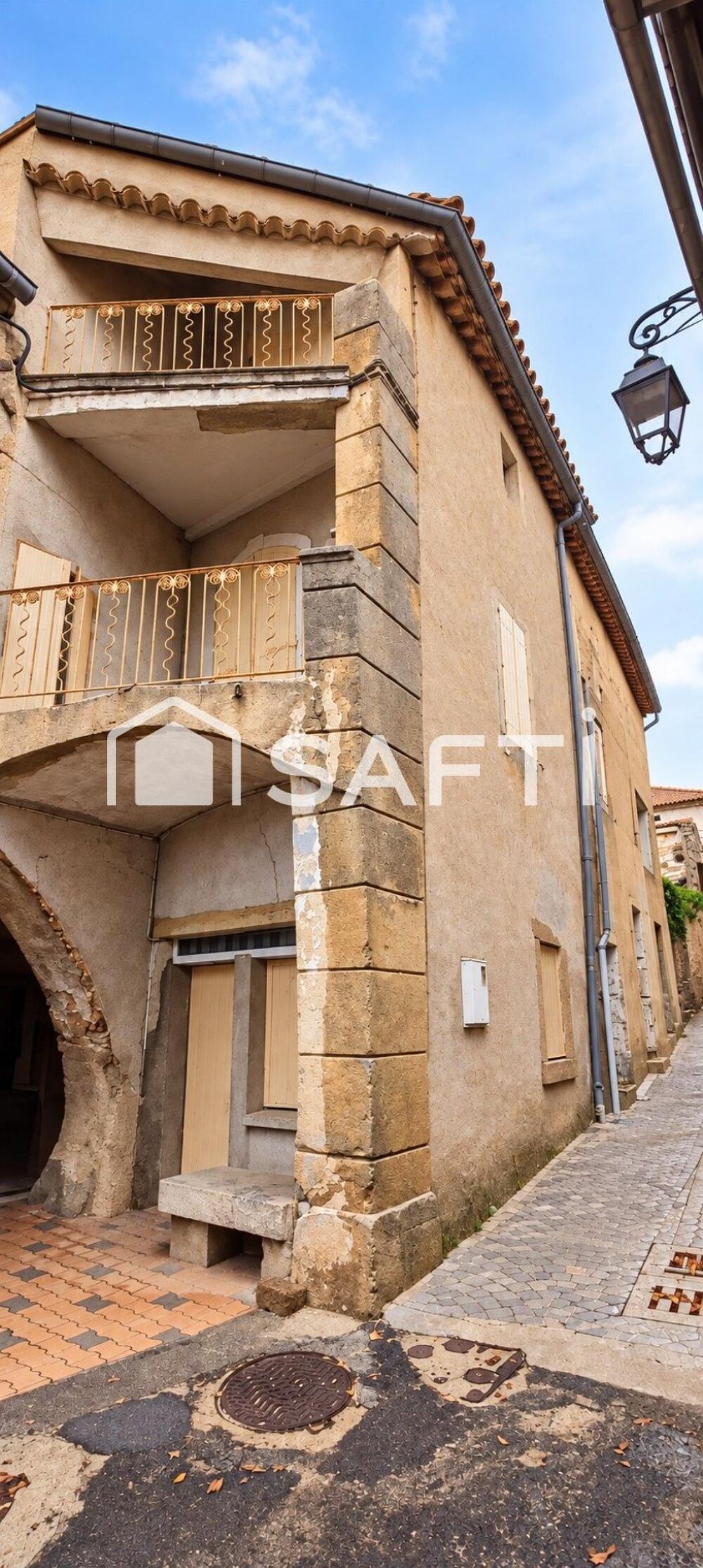 Vente Maison Maison de village à rénover env. 315m2 au sol, deux cours Faugeres