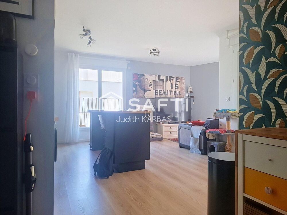 Vente Appartement Deux pièces avec patio Romainville