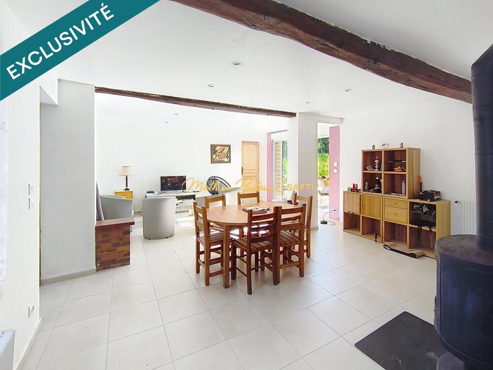 Maison rénovée avec 3300 m² de terrain à Vron