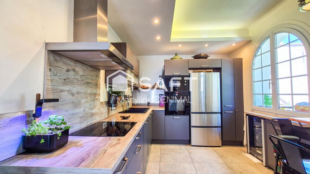 Villa de charme rénovée  130 m² avec piscine à deux pas des plages et des commerces