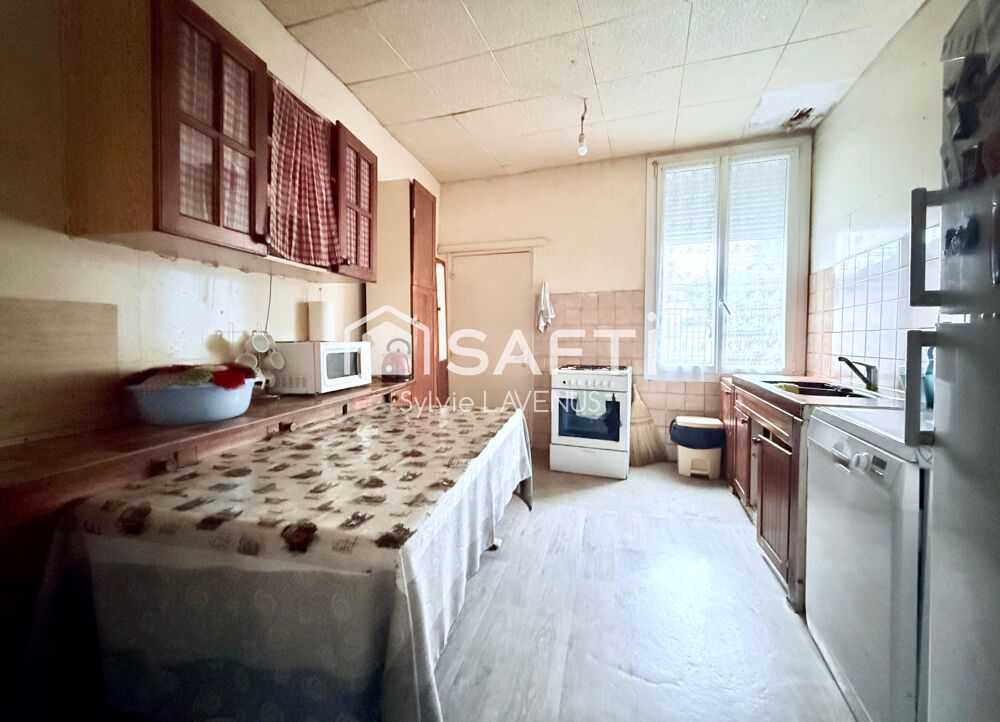 A Belleu 02, idéal investisseur, maison à rénover de 201 m2 avec 6 chambres, sur son terrain de 1593 m2.