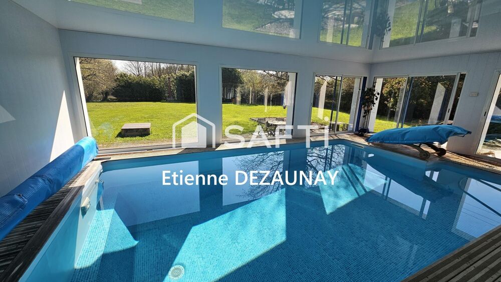 Maison d'architecte avec piscine intérieure