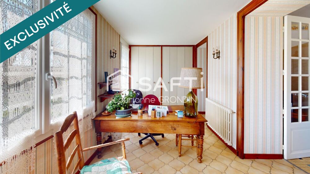 Maison à étage avec dépendances- Asnieres la Giraud