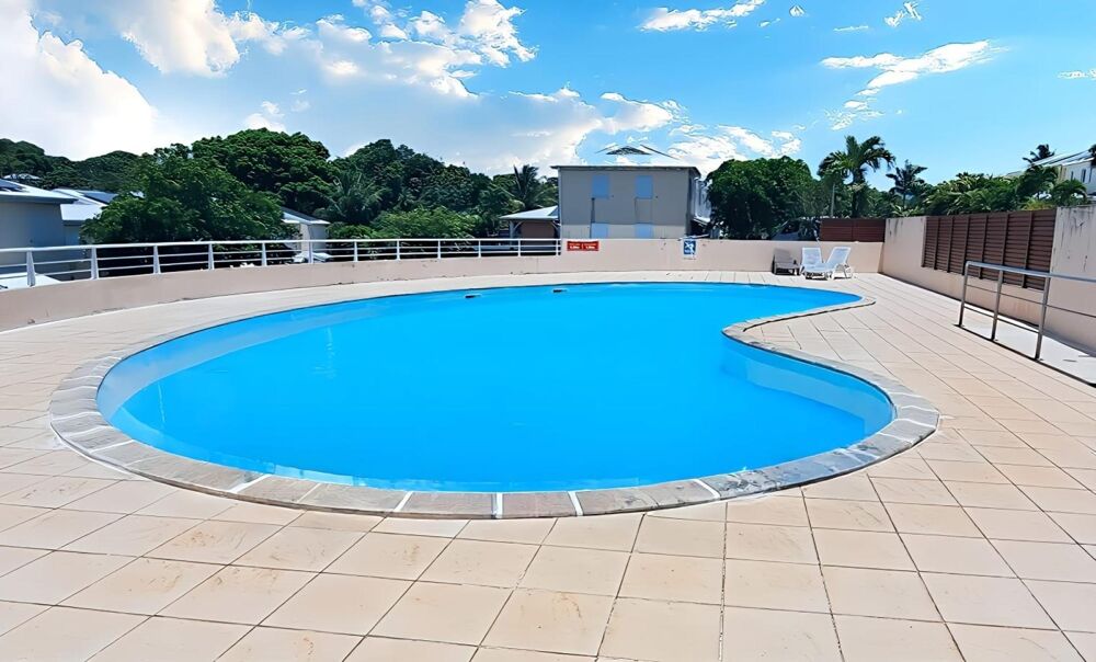 Vente Maison magnifique maison duplex avec jardin dans le secteur de convenance Baie-mahault