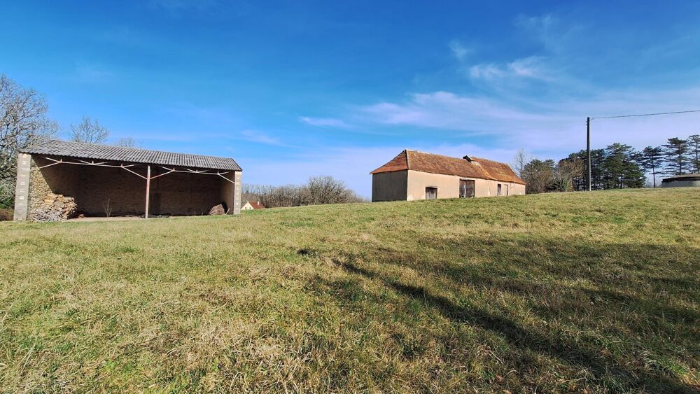 Rare! Grange et hangar à restaurer sur terrain de 2,6 ha